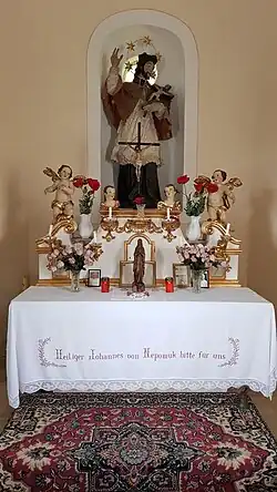 Altar und Statue Hl. Johannes Nepomuk