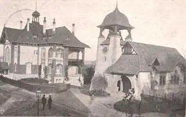 Katholische Kapelle im Altenhof&nbsp;I (heute noch verändert erhalten), daneben das Kaiserin-Auguste-Viktoria-Erholungshaus