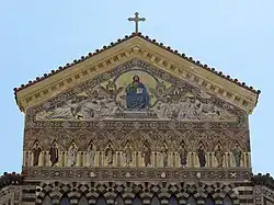 Mosaik in der Schaufassade