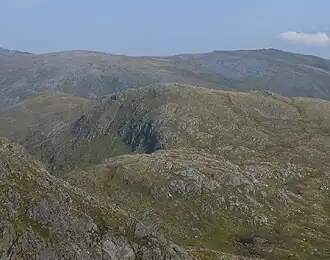 Der An Socach vom Grat östlich des Sgùrr nan Ceathreamhnan aus gesehen