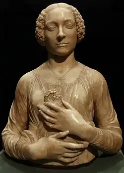 Dame mit Blumenstrauß, Marmor, um 1475–80 (Bargello, Florenz)