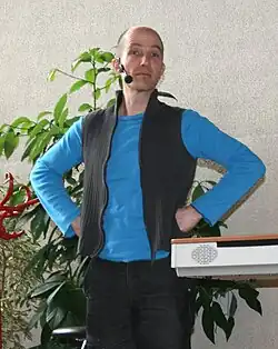 Andrew Bond bei einem Konzert im März 2009