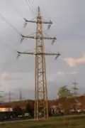 Einstiger Mast der Schwarzwaldleitung südlich des Umspannwerks Wendlingen, seit Umstellung der Hochspannungsleitung Wendlingen-Möhringen von 220 kV auf 110 kV von dieser genutzt.