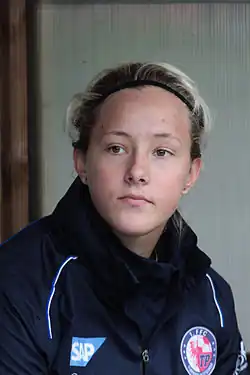 Anna Felicitas Sarholz (*&nbsp;1992)