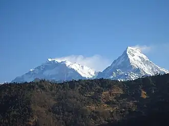 Annapurna I links, Annapurna Süd rechts