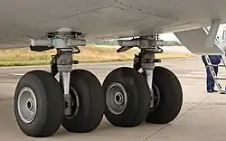 Bugfahrwerk Antonow An-124