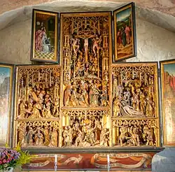 Mittelteil des Altars mit Schnitzwerk