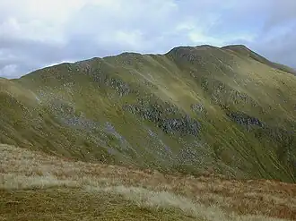 Der Aonach Meadhoin von Südwesten, vom Meall a’ Charra, dem Südostgrat des Sgùrr a’ Bhealaich Dheirg