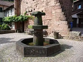 Brunnen vor dem Alten Turm