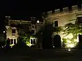 Das Schloss Jalpí bei Nacht