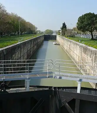 Schleuse von Arles
