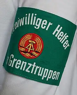„Freiwilliger Helfer der Grenztruppen“ Oberarmbinde