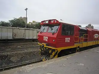Bahnsteig in Lusaka mit eingefahrenem Zambesi Express