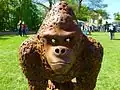 Detailansicht der Skulptur „Gorilla“ von Joshua Pennings
