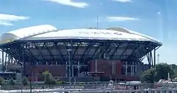 Außenansicht des Stadions (September 2016)