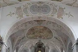 Stuckdekor am Chorbogen