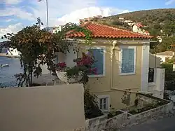 Ein Haus am Ortseingang