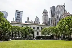 Ansicht vom Bryant Park (rechts)