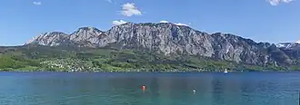 Westansicht des Höllengebirges (Blick von Unterach am Attersee)