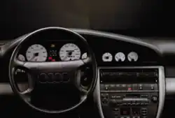 Kombiinstument mit Bordcomputer und Auto-Check