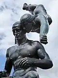 August Suter (1887–1965) Bildhauer. Seine berühmteste Skulptur ist das Denkmal -Prometheus und die Seele, (Dem Dichter des Prometheus) gewidmet Carl Spitteler (1845–1925) in Liestal, an dem er von 1926 bis 1931 arbeitete. Auch Mensch und Göttin "Seele" – oder der Dichter und die Eingebung – der Dichter und die Inspiration. Der Prometheus Kopf stellt Frank Budgen (1882–1965) dar.