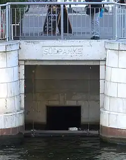 Mündung der Südpanke am Schiffbauer­damm in die Spree, 2024