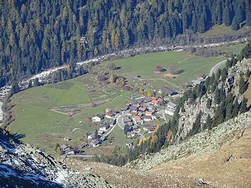 Blick hinunter nach Ausserferrera