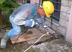 Mobiles Kernbohrgerät in Benutzung