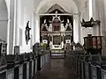 Raum und Altar