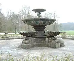 Marcusbrunnen, Ergänzungen in Bronze, 1975, Bremen-Bürgerpark