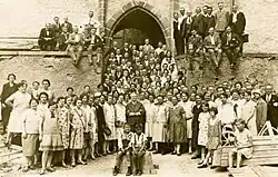 Ein Barnet-Licht-Chor und sein Dirigent (1929)