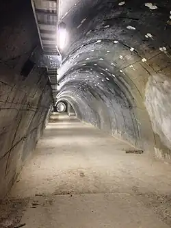 Stollen mit Betonverschalung, halbovalförmig, ca. 6 m breit, ca. 8 m hoch