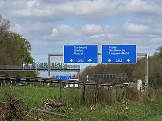 Auf der gemeinsamen Trasse mit der BAB&nbsp;45 bei Langenselbold