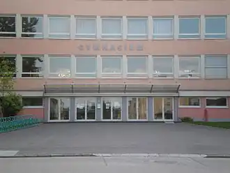 Haupteingang des Gymnasiums