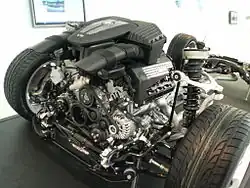 V8-Motor und Radaufhängung des X5
