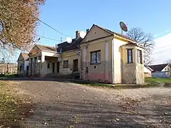 Ehemaliges Gutsschloss (uradalmi kastély)