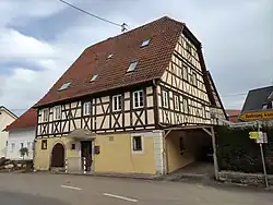 Historisches Fachwerkhaus aus dem 18. Jahrhundert (Freudenstädter Straße 25)