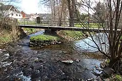 Zufluss des Dombach (links) in den Emsbach in Erbach