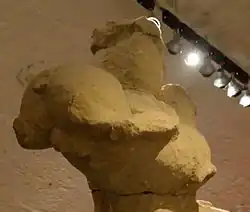 Torso des Gigantenreiters, von hinten.