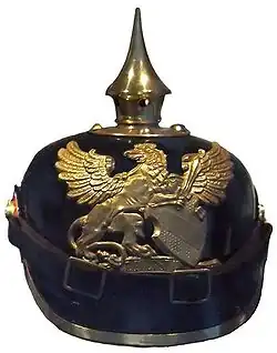 Greif auf der Badischen Pickelhaube (hier für Infanterie mit Kinnriemen statt Schuppenkette)