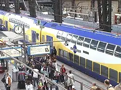 Metronom-Doppelstockwagen (Bauart DBpza, vierte Generation) in Hamburg Hbf, 2004