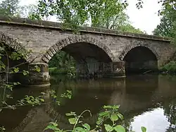 Brücke der Bahnstrecke Bayreuth–Neuenmarkt-Wirsberg über den Weißen Main bei Schlömen