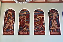 Sgraffiti an der gegenüberliegenden Wand