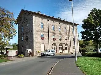 Empfangsgebäude Straßenseite (2014)