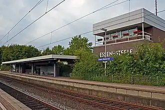Bahnhof Essen-Steele Ost, Gleis 1 mit Stellwerk Sf aus dem Jahr 1974