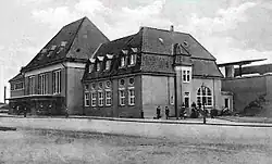 Empfangsgebäude um 1913
