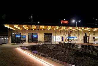 Haupteingang vom Bahnhofsvorplatz