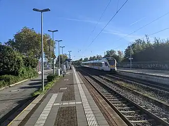 Blick auf die Gleise 1–4, links die Bahnhofsinsel (2024)