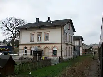Bahnhof Scheibenberg, Empfangsgebäude Gleisseite (2016)