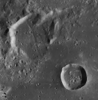 Lunar-Orbiter-4-Aufnahme, oben links Baily, unten rechts Baily A